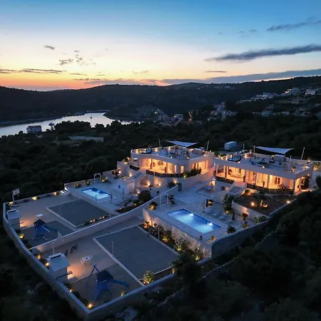 Rita Iii Villa *